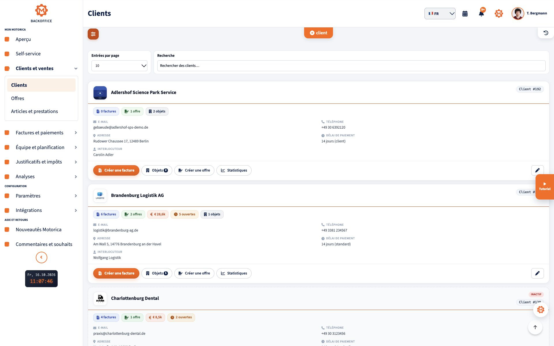 Vue d’ensemble des clients dans Motorica avec coordonnées, factures, devis et sites d’intervention associés