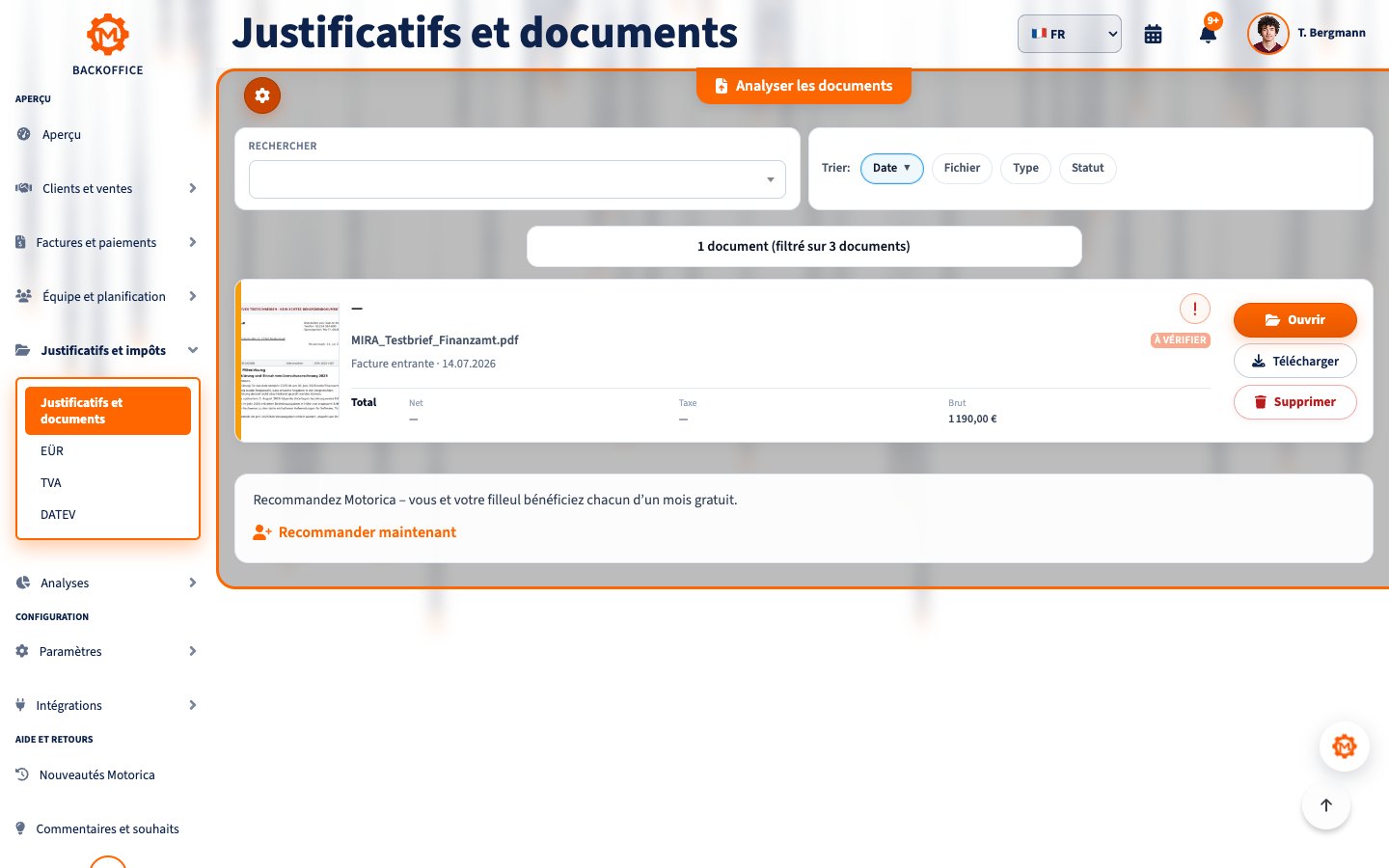 Tickets, reçus et factures allemands sur un bureau