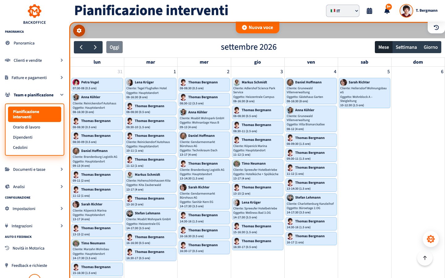 Vista prodotto Motorica: Team multilingue pianificano insieme clienti e interventi