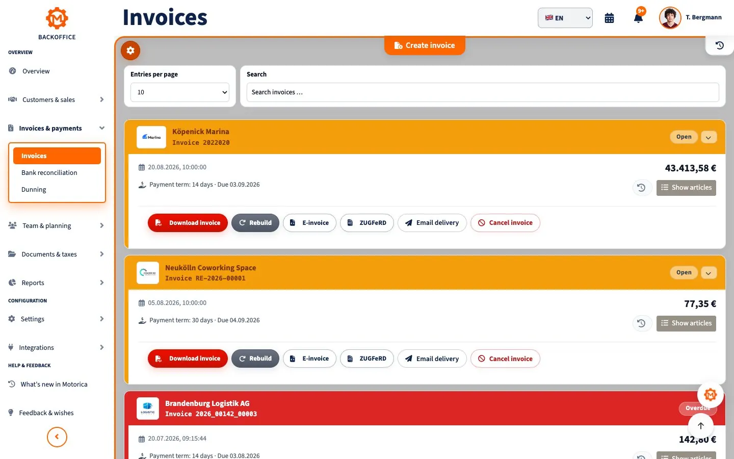 Electronic invoice with structured data on a desk
